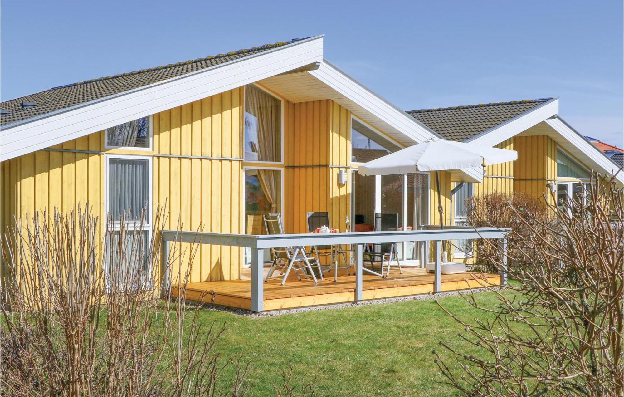 2 Bedroom Nice Home In Rechlin Exterior photo